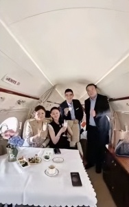 网友乘坐陈光标私人飞机！