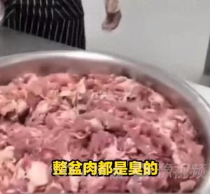 媒体：让校长和孩子吃一样的饭菜 共守校园食品安全