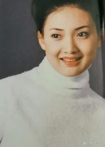 52岁牛莉疑宣布离婚 28年婚姻告终