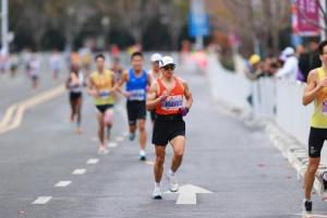 马拉松职业私兔最高月入4万 陪跑服务需求激增