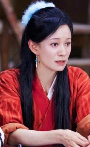 倪虹洁戴上19年前祝无双的耳钉 唤醒青春回忆
