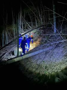 驢友受傷被困天目山斷崖7小時 緊急救援展開