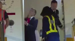 马克龙称妻子打脸是在开玩笑 夫妻间的小打小闹