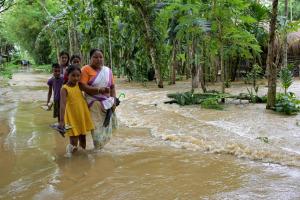 印度暴雨引發(fā)山體滑坡和洪水 至少18人死亡