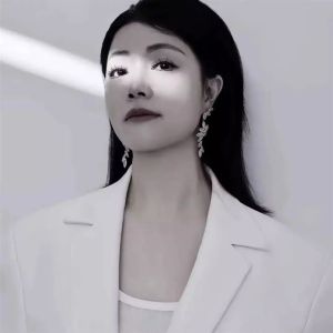 48歲女網(wǎng)紅腦溢血昏迷25天后離世,，知情人：獨(dú)自撫養(yǎng)三個(gè)孩子,，二女兒即將高考