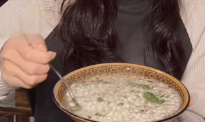 女子吐槽快餐店現(xiàn)金點(diǎn)餐被拒只能掃碼！