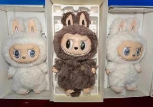 海關(guān)查獲兩萬多個山寨LABUBU 侵權(quán)商品被攔截