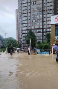 車庫被淹女子遭困22小時(shí)獲救 救援奇跡再現(xiàn)