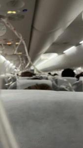 客機從上海飛東京途中突然速降 經(jīng)歷驚魂時刻