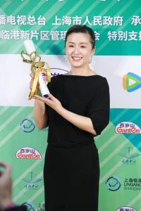 上海警方通报编剧秦雯袭警捞人事件！