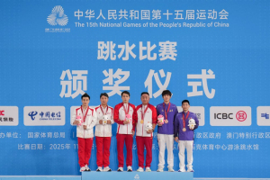 媒体评山东教练全运会赛场飞身救人 本能反应彰显体育精神