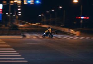 外卖骑手治病花费45万，公司未缴社保 法院判决公司赔偿32万