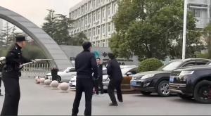 路虎车主见义勇为 品牌方回应要表示 待官方认定后有所表示