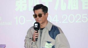 古天乐回应不用智能手机：真不想用 被迫适应新科技