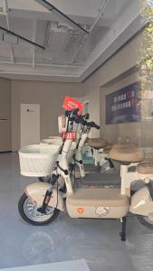 新国标电动车被吐槽 储物难题引热议