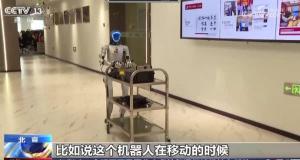 众擎T800机器人引台媒惊呼 机器人踢技震撼全场