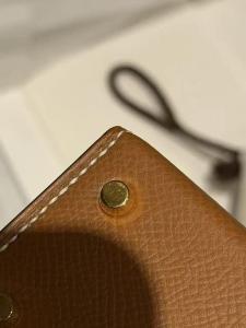 女子花8.5万买爱马仕发现五金损 换货请求遭拒