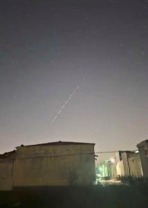 专家回应河南惊现“神秘光点” 实为星链卫星过境