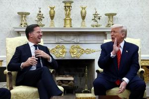 北约秘书长再次赞扬特朗普 肯定其对北约贡献