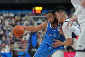 曝北汽男篮外援斯佩尔曼今晚恐缺阵 腿部伤情待观察