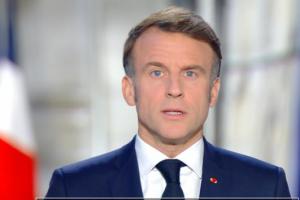 马克龙：法国将参加格陵兰岛军演 增强北极军事存在