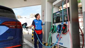 2月3日油价预计大涨 92号重返7元 春节前最后一次调价