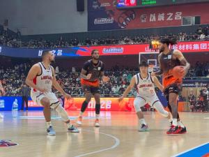 山东男篮送广州3连败 珀塞尔末节抢眼