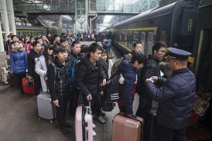 春运路上藏着这些马年彩蛋 构建情感纽带