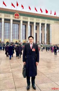 霍启刚建议中小学开冰雪课 推广冰雪运动教育