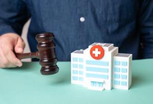 女子做无痛人流子宫穿孔索赔医院20万 医院被判赔13万