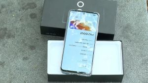 11岁娃偷钱买手机挨骂老板又卖他一个 家长怒斥无良商家