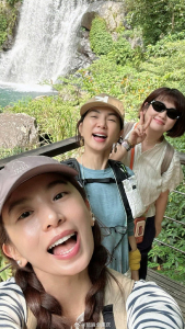 she合体爬山了 友情跨越岁月