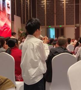 婚宴设摔角擂台 宾客迟迟不愿离场 独特婚礼走红网络