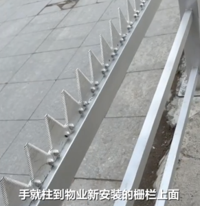 小区护栏刀片割伤男孩 物业态度嚣张 物业责任与良知何在
