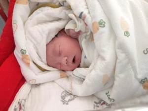 强行改婴儿出生时间会给家庭带来什么风险