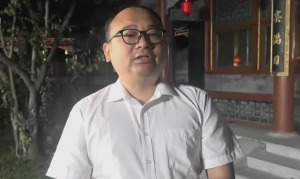 为何送普京鸟鸣壶?彭湃揭秘 重逢与礼物背后的巧思