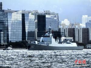 海军舰艇编队驶入维港现场画面 展示新时代国防力量