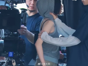 白鹿王韵娜被掐脖路透 角色破碎美感引热议