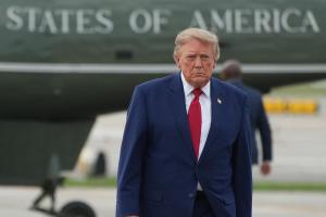 特朗普称将宣布霍尔木兹为“美国领土” 美伊紧张局势升级