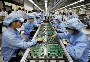 富士康提供8800元奖金招工 备战苹果新品发布