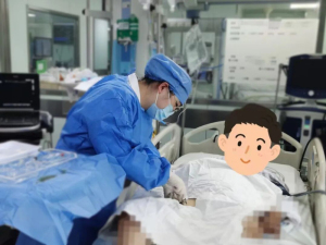 女子用矿泉水瓶装农药丈夫一饮而尽 农药中毒险酿悲剧
