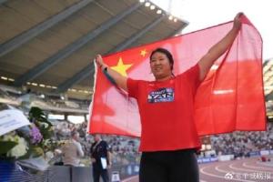 18岁严子怡力压日本奥运冠军夺冠 五连冠闪耀世界舞台