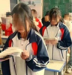 8090后直呼看不懂10后呆毛潮流 新发型引发热议