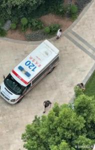 幼童18楼坠亡 孩子母亲怒扇丈夫耳光 家庭悲剧背后的隐患