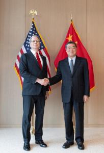 中美经贸磋商在美国纽约举行 高层会晤开启对话