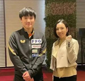 张本智和被曝搭讪女主播 人设崩塌引发热议