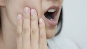 女子脸痛3年误当牙痛拔牙后更痛了 三叉神经痛的警示