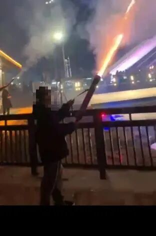 10岁男童被烟花击亡 14岁嫌疑方发声 二审今日开庭