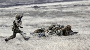 美国削减北约东翼驻军，“还是太操心中国了”