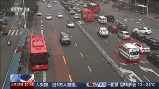 14分鐘生命接力 交警與時(shí)間賽跑為患兒搶回生機(jī)